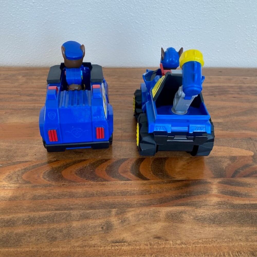Paw Patrol Lot Chase Patrol Cruiser and Chase Deluxe Vehicle - Picture 5 of 7